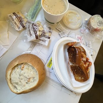 Pike Place Chowder - Pacific Place - New England Clam Chowder, Seared Scallop Chowder, Maine-Style Lobster Roll - Seafood Near Me - Seattle, Washington