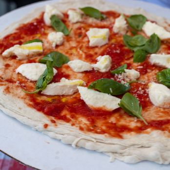 Martinos Mobile Pizza - Made with Fresh ingreedients. - Food Trucks Near Me Martinos Mobile Pizza - Made with Fresh ingreedients. - Food Trucks Near Me