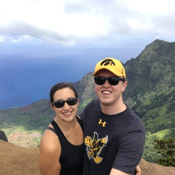 Pu'u o Kila Lookout - Selfies are a must here - Hiking Near Me