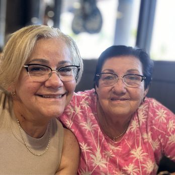 Polo Norte - Hialeah - Mi Madre y Yo - Cuban Near Me - Hialeah, Florida