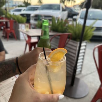 Burritoville - pinto grigio sangria - Mexican Near Me - Miami Springs, Florida Burritoville - pinto grigio sangria - Mexican Near Me - Miami Springs, Florida