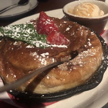 Moonshine Grill - Apple pie with vanilla Carmel ice cream - Southern Near Me - Austin, Texas