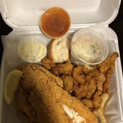 Crispy's wings-n-fish - Seafood platter