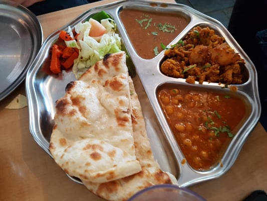 Malhi Sweets Restaurant et Sucreries by null