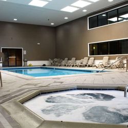 Ramada by Wyndham North Platte & Sandhills Convention Ctr - Pool