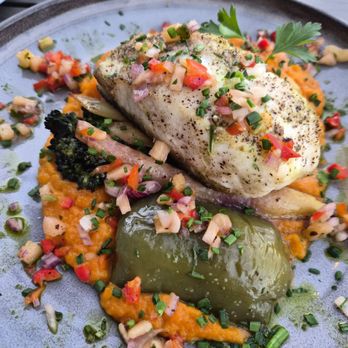 Eclipse Restaurant - Halibut with pineapple salsa - American Near Me - Dorval, Quebec Eclipse Restaurant - Halibut with pineapple salsa - American Near Me - Dorval, Quebec