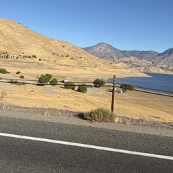 Lake Isabella RV Park - Literally the lake is across the way