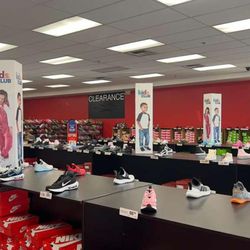 Off Broadway Shoe Warehouse