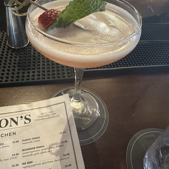 Hobson's Bar & Kitchen - Dinner cocktail - Bars Near Me - Boston, Massachusetts