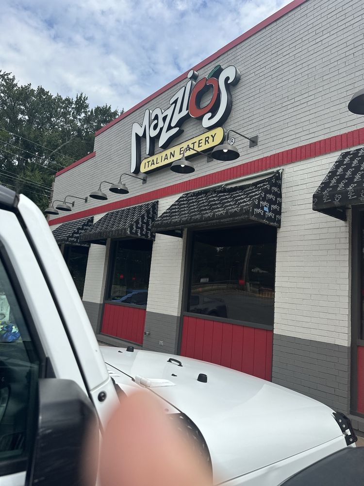 Mazzio's Pizza Logo