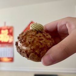 Oolong tea cream puff