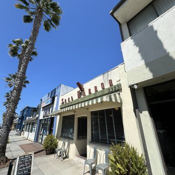 Snug Harbor - Snug Harbor - Diners Near Me - Santa Monica, California Snug Harbor - Snug Harbor - Diners Near Me - Santa Monica, California
