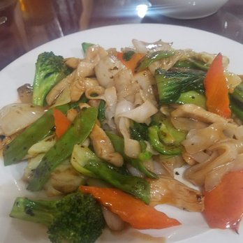 Little Saigon - Rice noodles, chicken and veggies stir fry. - Vietnamese Near Me - Glendale, Arizona Little Saigon - Rice noodles, chicken and veggies stir fry. - Vietnamese Near Me - Glendale, Arizona