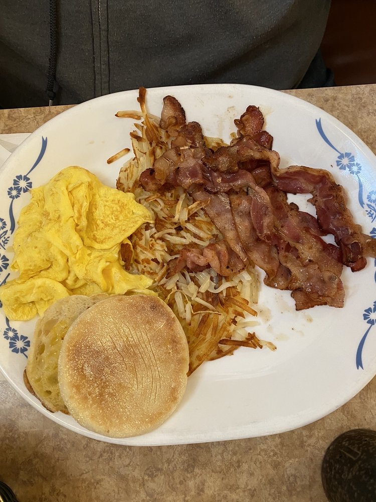 POLAR KING Updated October 2024 37 Photos & 65 Reviews 1030 E