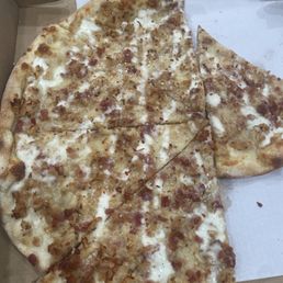 Chicken, bacon, Ranch, & hot honey pizza. Amazing Chicken, bacon, Ranch, & hot honey pizza. Amazing