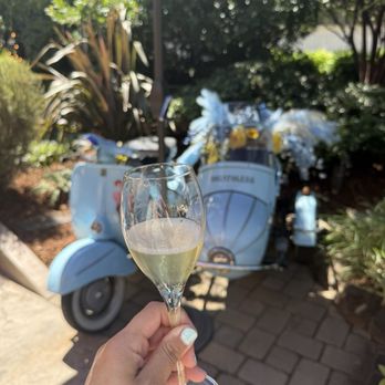Breathless Sparkling Wines - Wineries Near Me - Healdsburg, California
