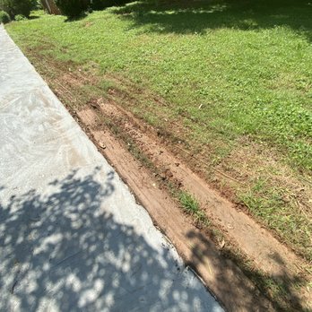 Around the Town Moving & Storage - tire tracks from moving truck - Movers Near Me - Marietta, Georgia Around the Town Moving & Storage - tire tracks from moving truck - Movers Near Me - Marietta, Georgia