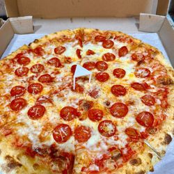 Leoni Pizzeria - The Augustine with added pepperoni