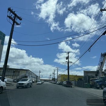 Diamond Bakery - Do you see them the big yellow building? - Bakeries Near Me - Honolulu, Hawaii