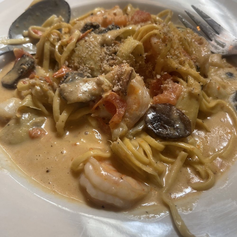 Madison's - Seafood pasta - Seafood Near Me - Port Royal, South Carolina Madison's - Seafood pasta - Seafood Near Me - Port Royal, South Carolina