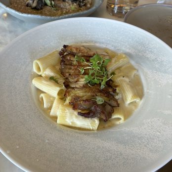 Glass Kitchen - Rigatoni Alfredo with grilled chicken - Breakfast & Brunch Near Me - Markham, Ontario
