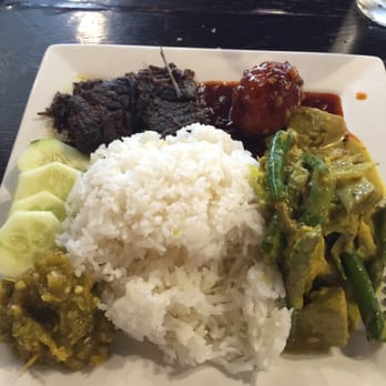 Twin Panda - Nasi Padang (Rice combo with beef curry, vegetables and green sambal) - Indonesian Near Me - Austin, Texas Twin Panda - Nasi Padang (Rice combo with beef curry, vegetables and green sambal) - Indonesian Near Me - Austin, Texas