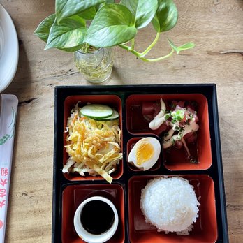 Fond - Poke bento box - Asian Fusion Near Me - Lahaina, Hawaii