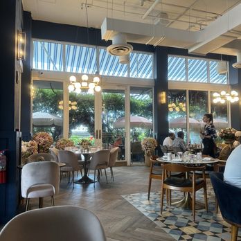 Little Hen - Interior - Breakfast & Brunch Near Me - Miami, Florida