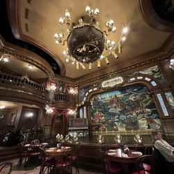 The Lucky Nugget Saloon - Saloon orchestra seating