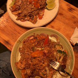 Mae Thai - pad thai and pad see ew