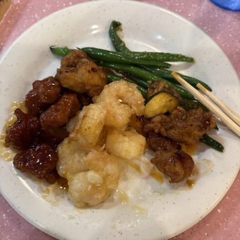 Seaside Buffet - Some of their hot entrees - Buffets Near Me - San Diego, California Seaside Buffet - Some of their hot entrees - Buffets Near Me - San Diego, California