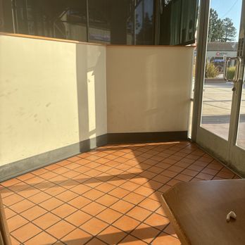 Cicero's Pizza - Inside the entrance - Pizza Near Me - San Jose, California