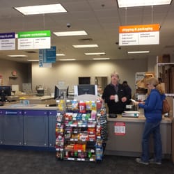 FedEx Office Print & Ship Center - Countet