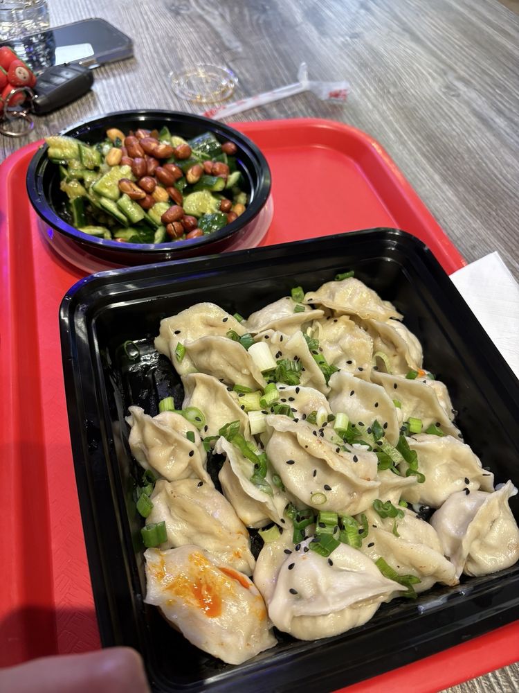 Lao Ma Dumplings Logo