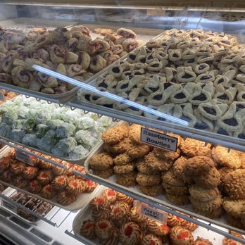 Bova's Bakery - Desserts - Bakeries Near Me - Boston, Massachusetts