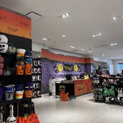 Spirit Halloween