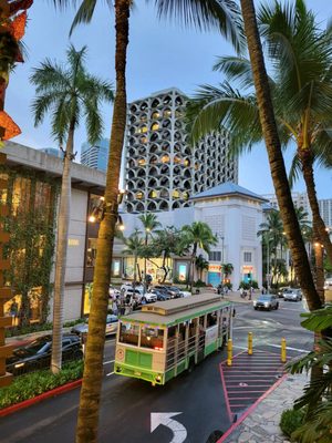 Royal Hawaiian Center by null