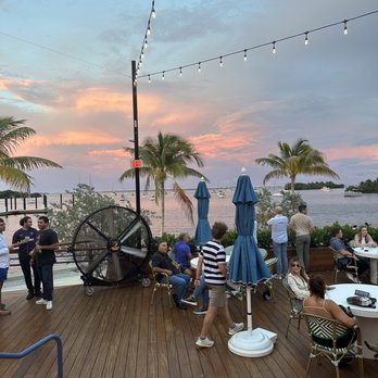 Regatta Grove - Sunset and seating - Cocktail Bars Near Me - Miami, Florida Regatta Grove - Sunset and seating - Cocktail Bars Near Me - Miami, Florida