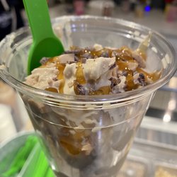 Two Dog Night Creamery - Caramel toffee sundae
