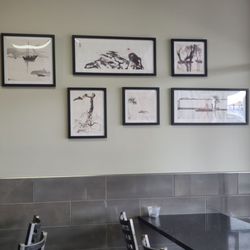 Great Wall Chinese Restaurant - Seating and artwork
