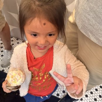 Jeni's Splendid Ice Creams - Birthday cake - Ice Cream & Frozen Yogurt Near Me - Addison, Texas