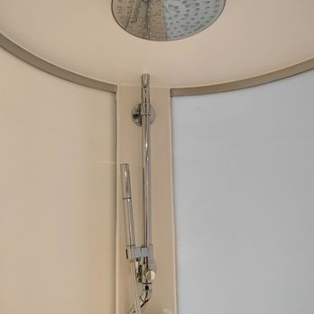 Hotel Zena - Soaking shower head - Hotels Near Me - Washington, DC, District of Columbia
