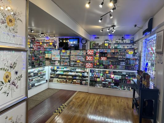 Tobacco King, 408 E Glebe Rd, Alexandria, VA 22305, US