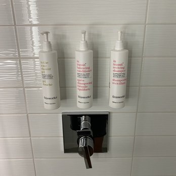 Marriott Tacoma Downtown - Shower - Hotels Near Me - Tacoma, Washington Marriott Tacoma Downtown - Shower - Hotels Near Me - Tacoma, Washington