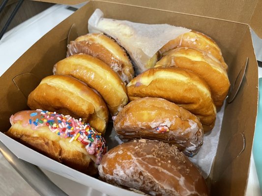 Mazzoa Donuts by null