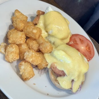 Brekkies - Salmon eggs Benedict - Breakfast & Brunch Near Me - Solvang, California Brekkies - Salmon eggs Benedict - Breakfast & Brunch Near Me - Solvang, California