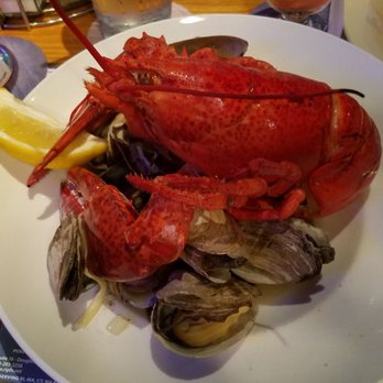 Lindy's Tavern - Lobster with mussels - Seafood Near Me - North Smithfield, Rhode Island Lindy's Tavern - Lobster with mussels - Seafood Near Me - North Smithfield, Rhode Island