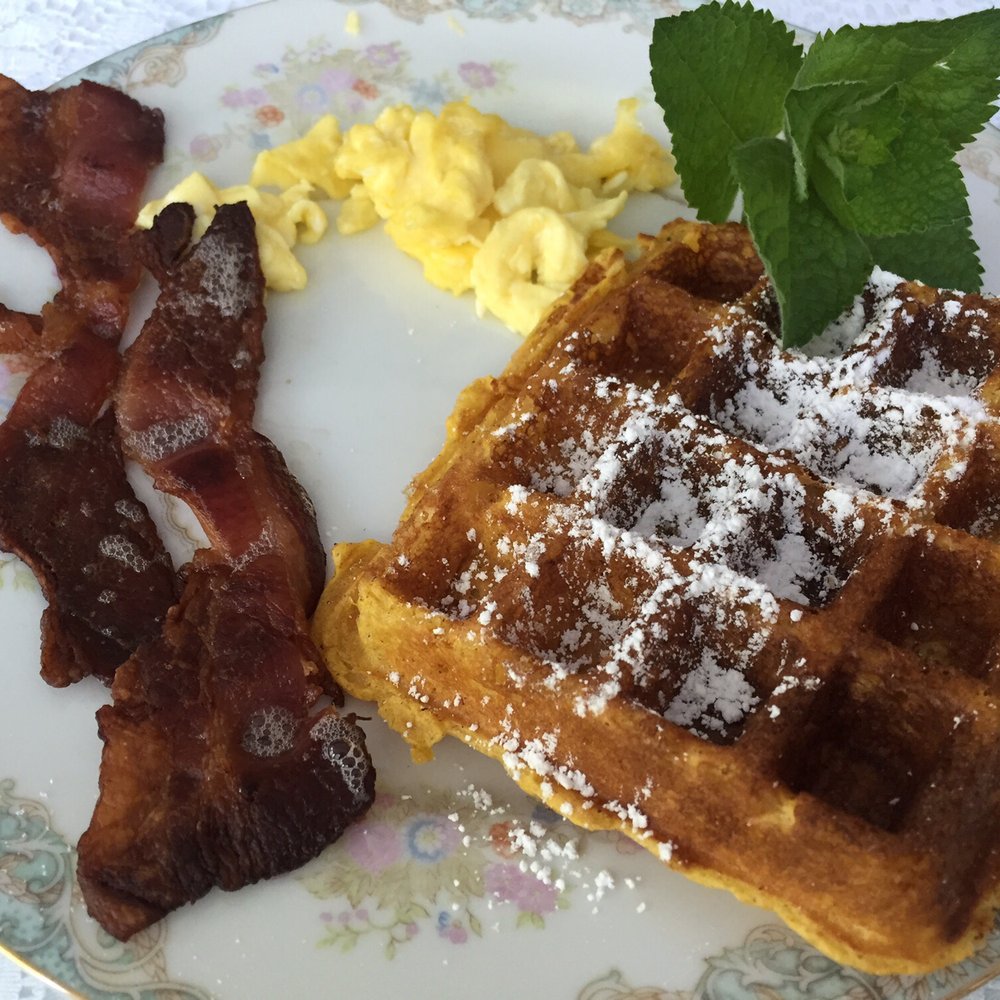 Homemade pumpkin waffles. YUMYUMYUM. Homemade pumpkin waffles. YUMYUMYUM.