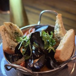 Wence's - Mediterranean Black Mussels