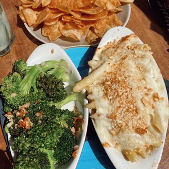 Beach House - Mac and cheese, broccoli, home made chips - Bars Near Me - Pompano Beach, Florida